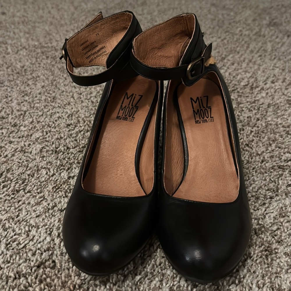 Miz Mooz New York City black Cabriole shoes in size 7.5